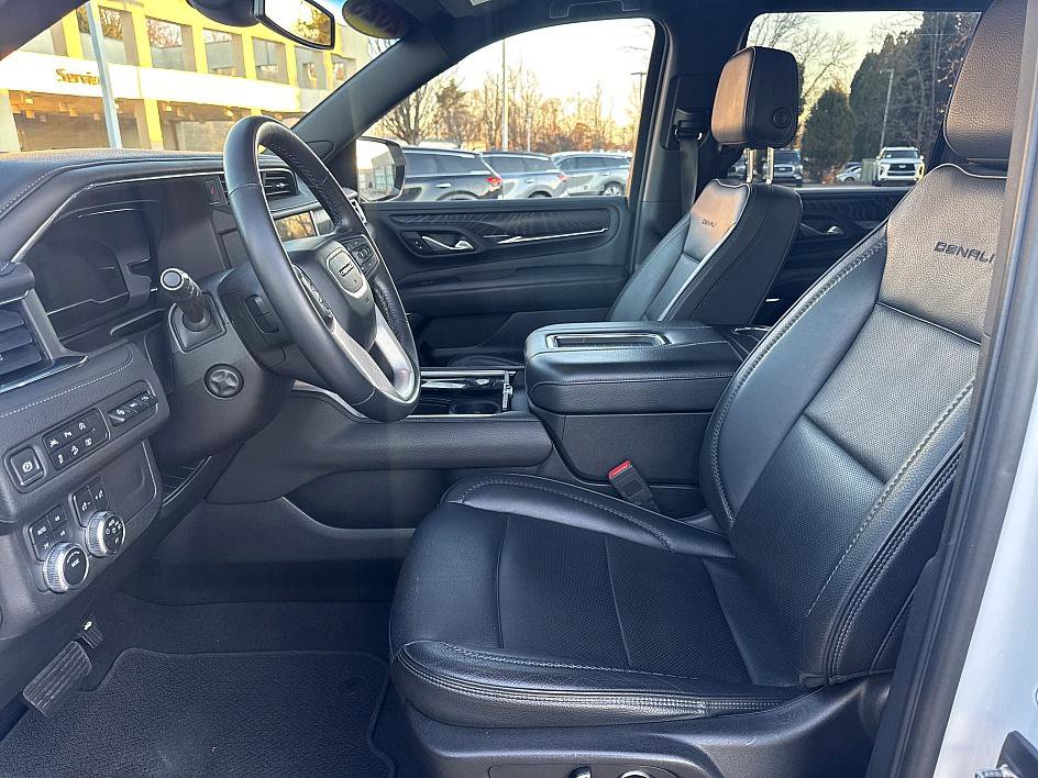 Used 2023 GMC Yukon Denali image 11