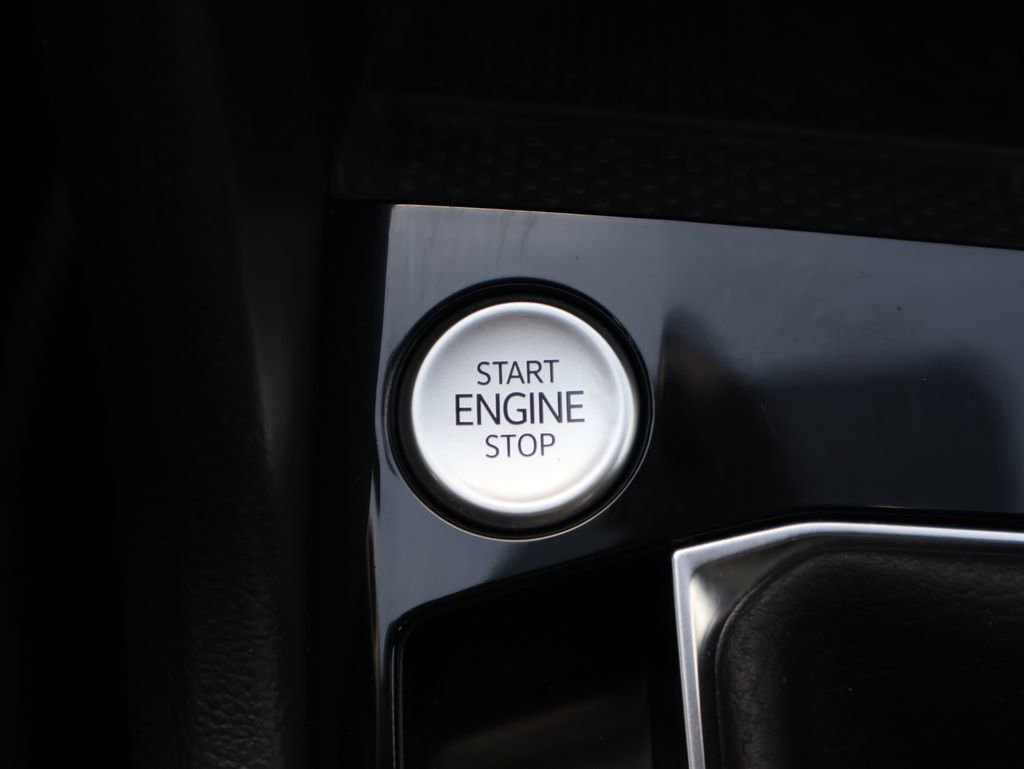 Certified 2023 Volkswagen Taos SEL AWD/4WD image 30