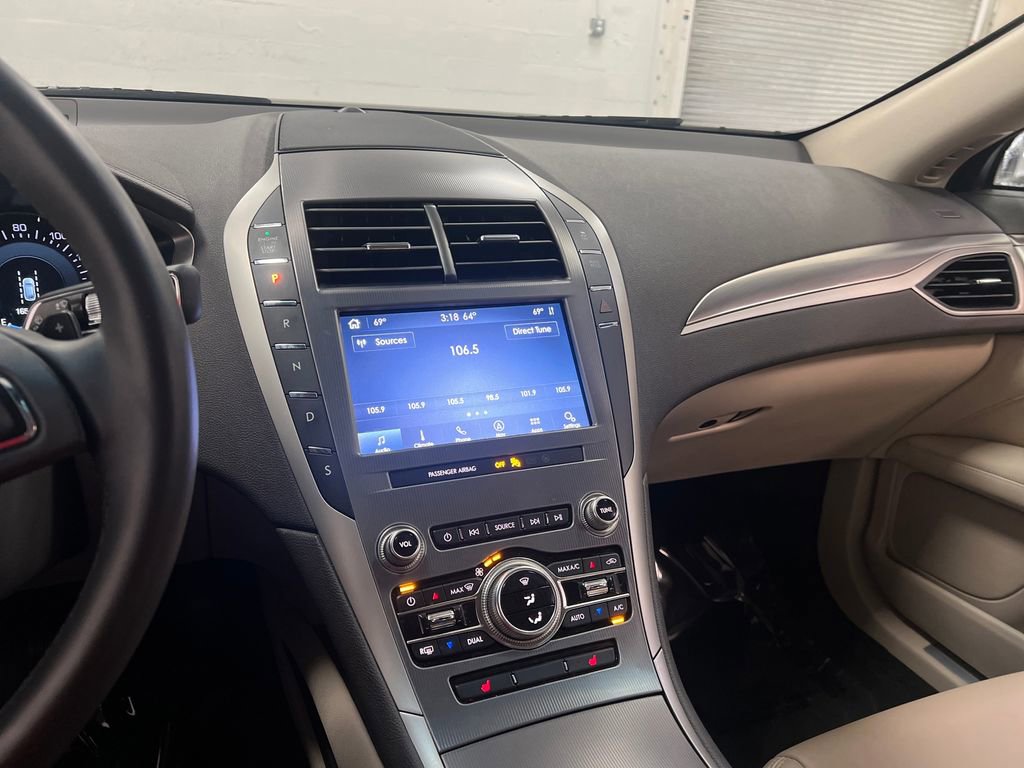 Used 2020 Lincoln MKZ w/ Convenience Package FWD image 19