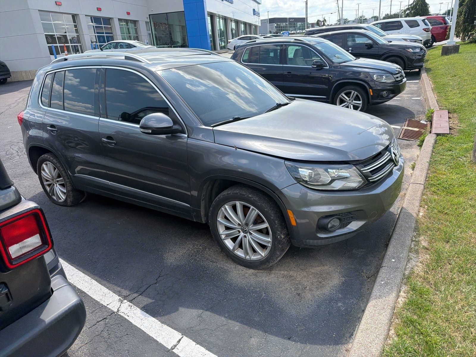 Used 2016 Volkswagen Tiguan SE FWD image 8