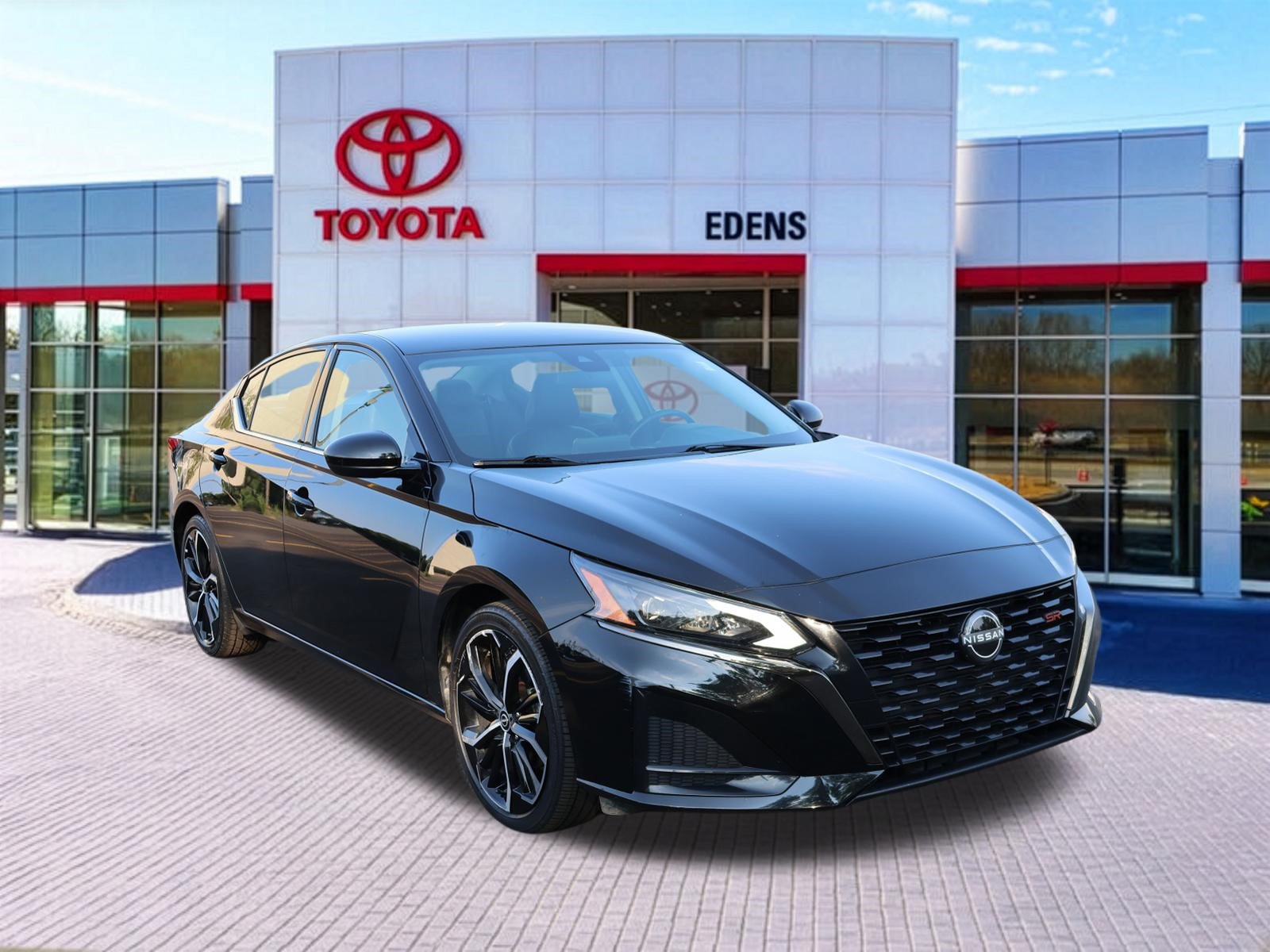 Used 2024 Nissan Altima 2.5 SR