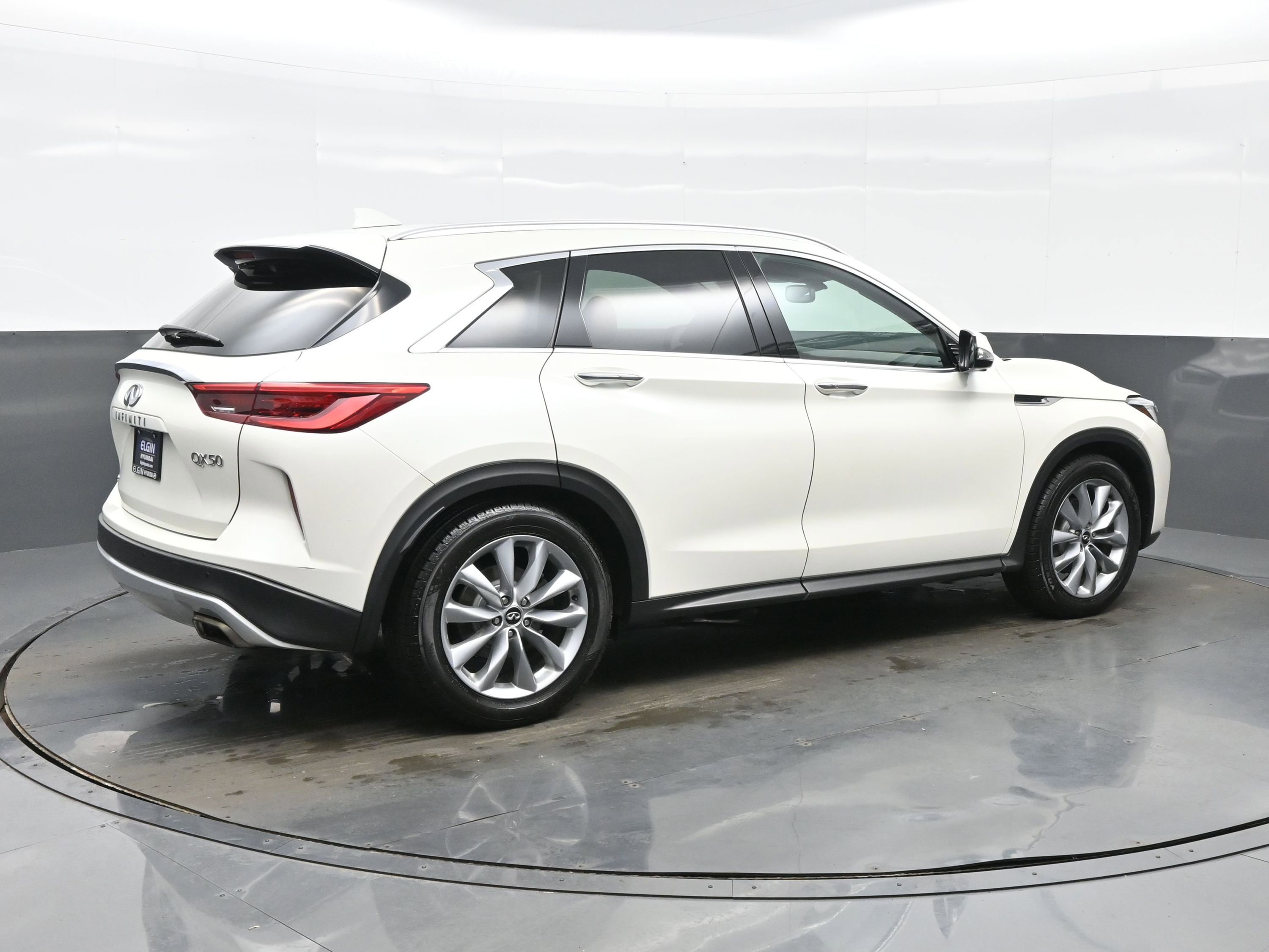 Used 2019 INFINITI QX50 Essential w/ Premium Heat Package image 6