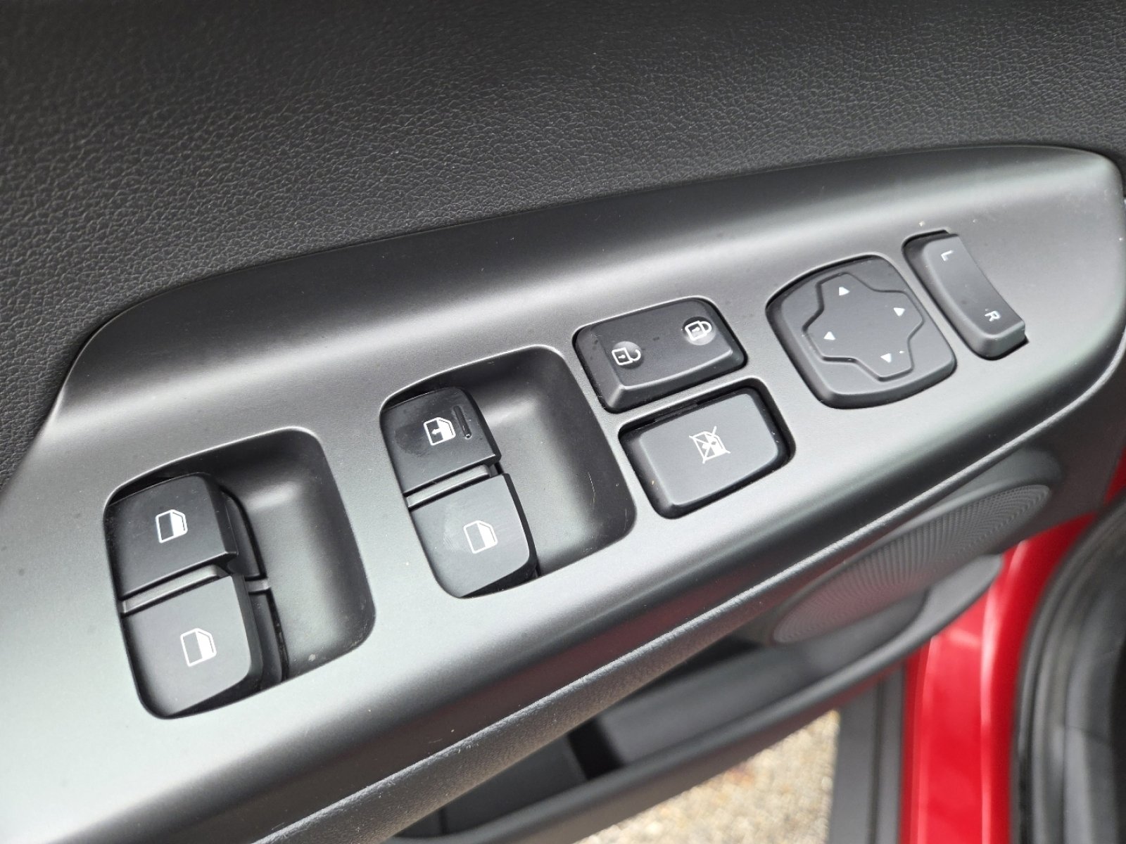 Used 2019 Hyundai Kona SE w/ Cargo Package image 24