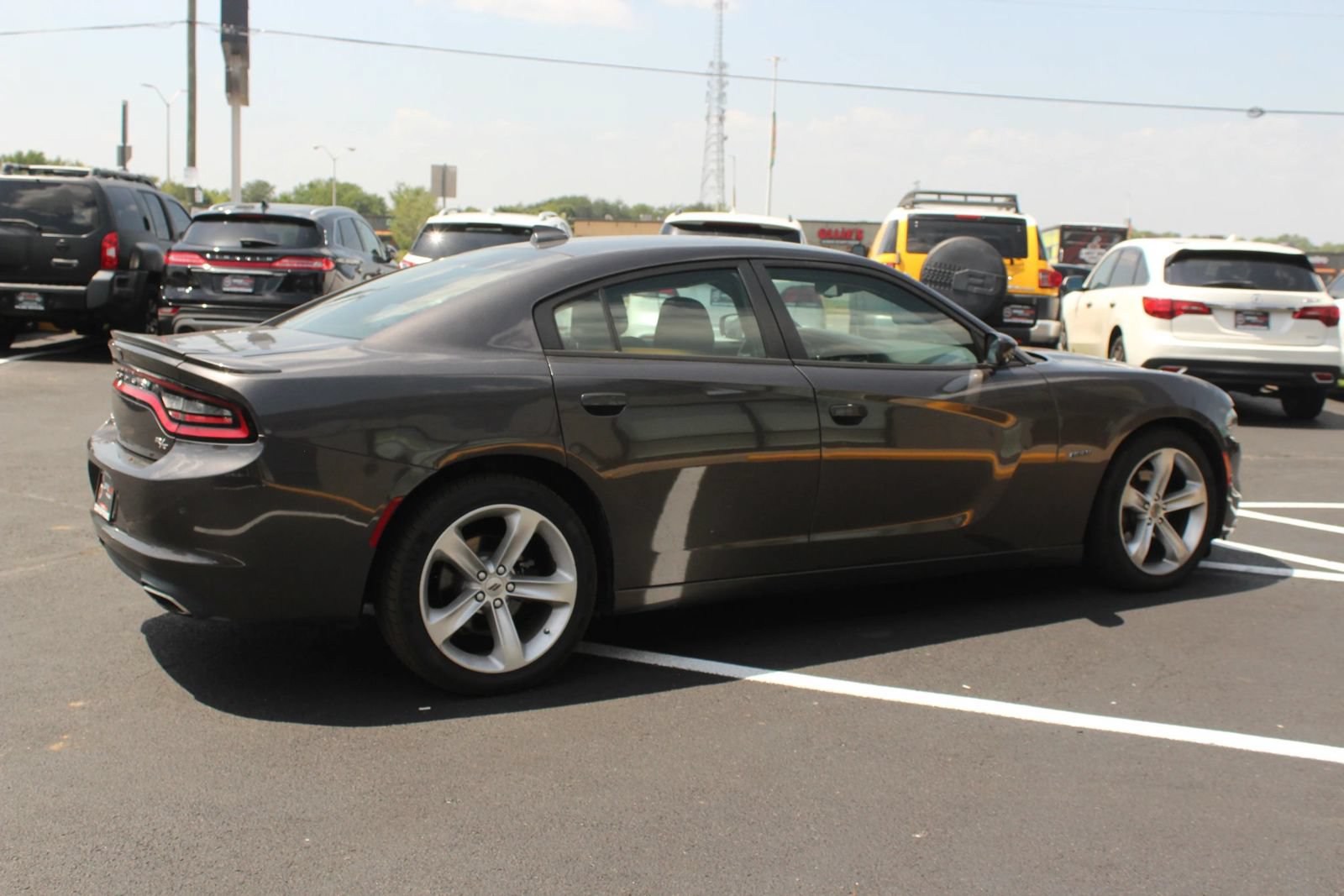 Used 2018 Dodge Charger R/T RWD image 8