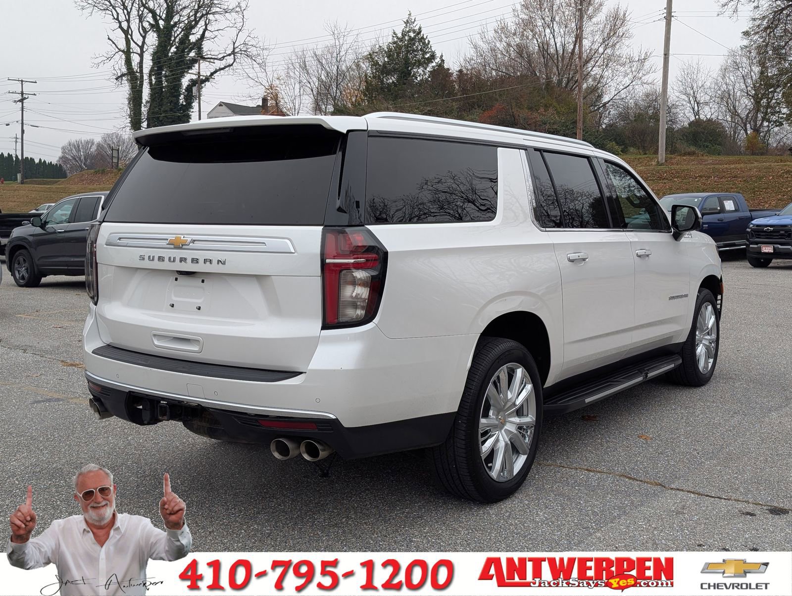 Used 2021 Chevrolet Suburban High Country image 3
