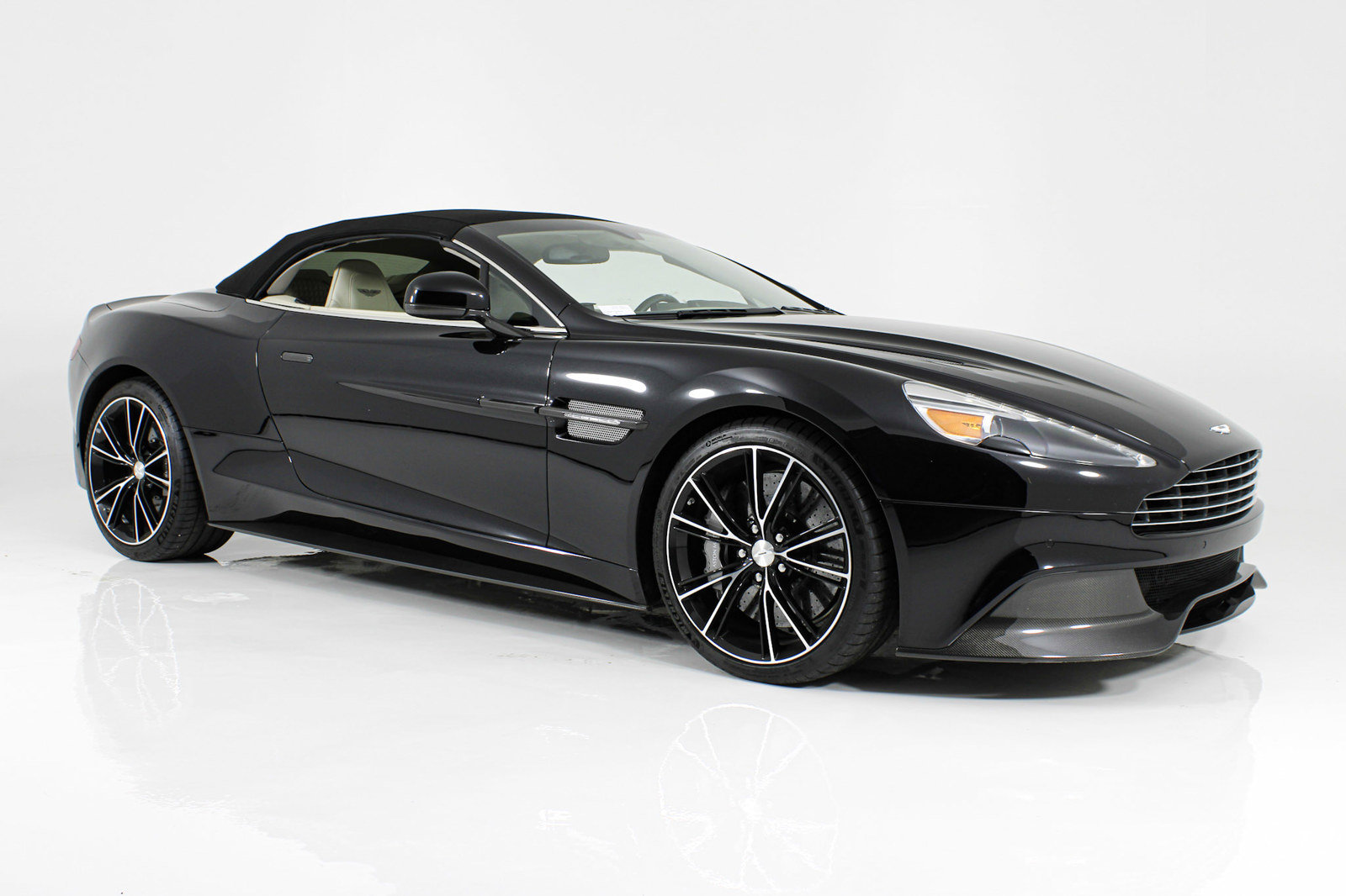 Used 2014 Aston Martin Vanquish Volante RWD image 15