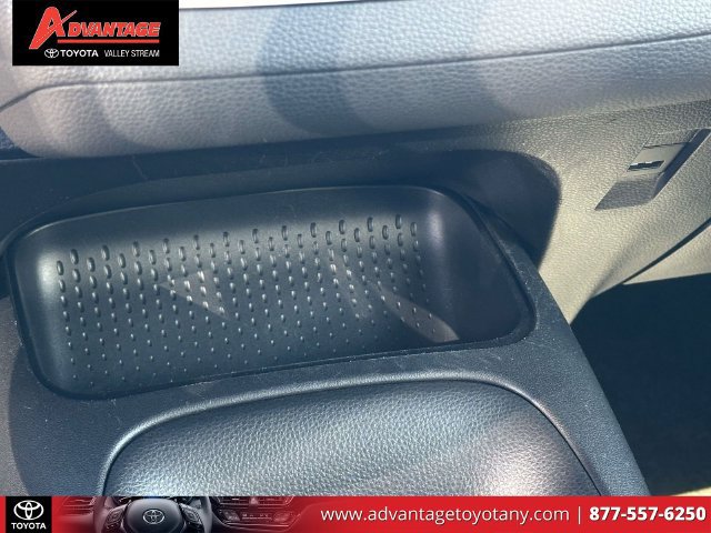 Used 2021 Toyota Corolla LE w/ LE Convenience Package FWD image 33