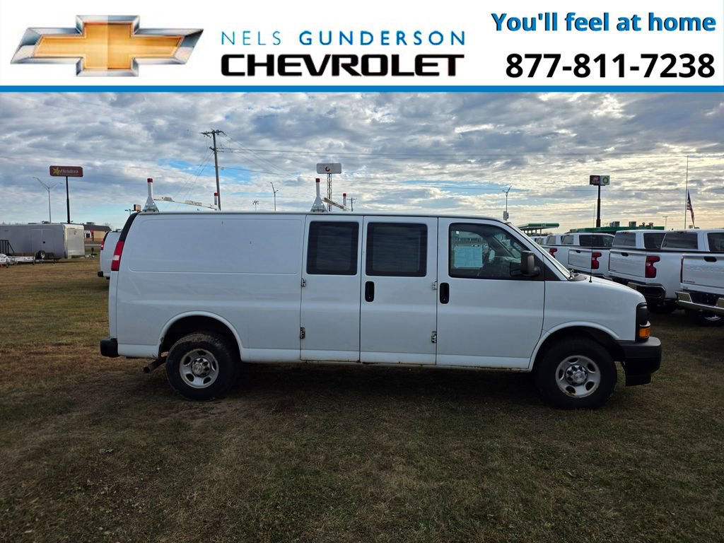 Used 2017 Chevrolet Express 3500 Extended image 7