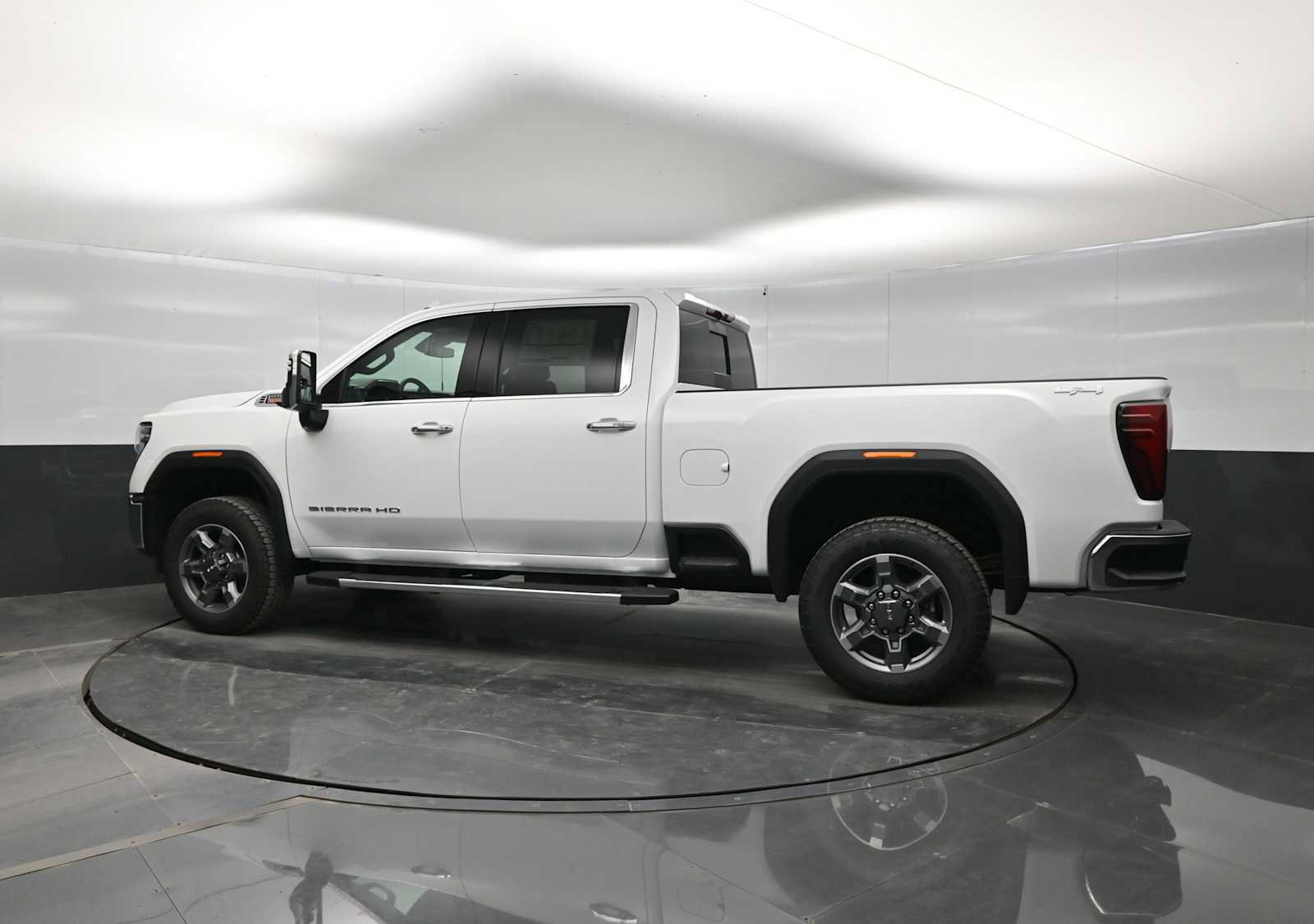 New 2026 GMC Sierra 2500 SLT w/ SLT Premium Package AWD/4WD image 5