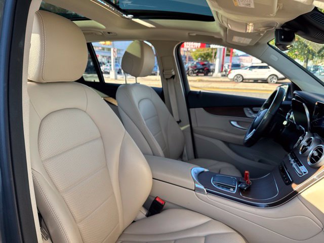 Used 2022 Mercedes-Benz GLC 300 4MATIC image 38