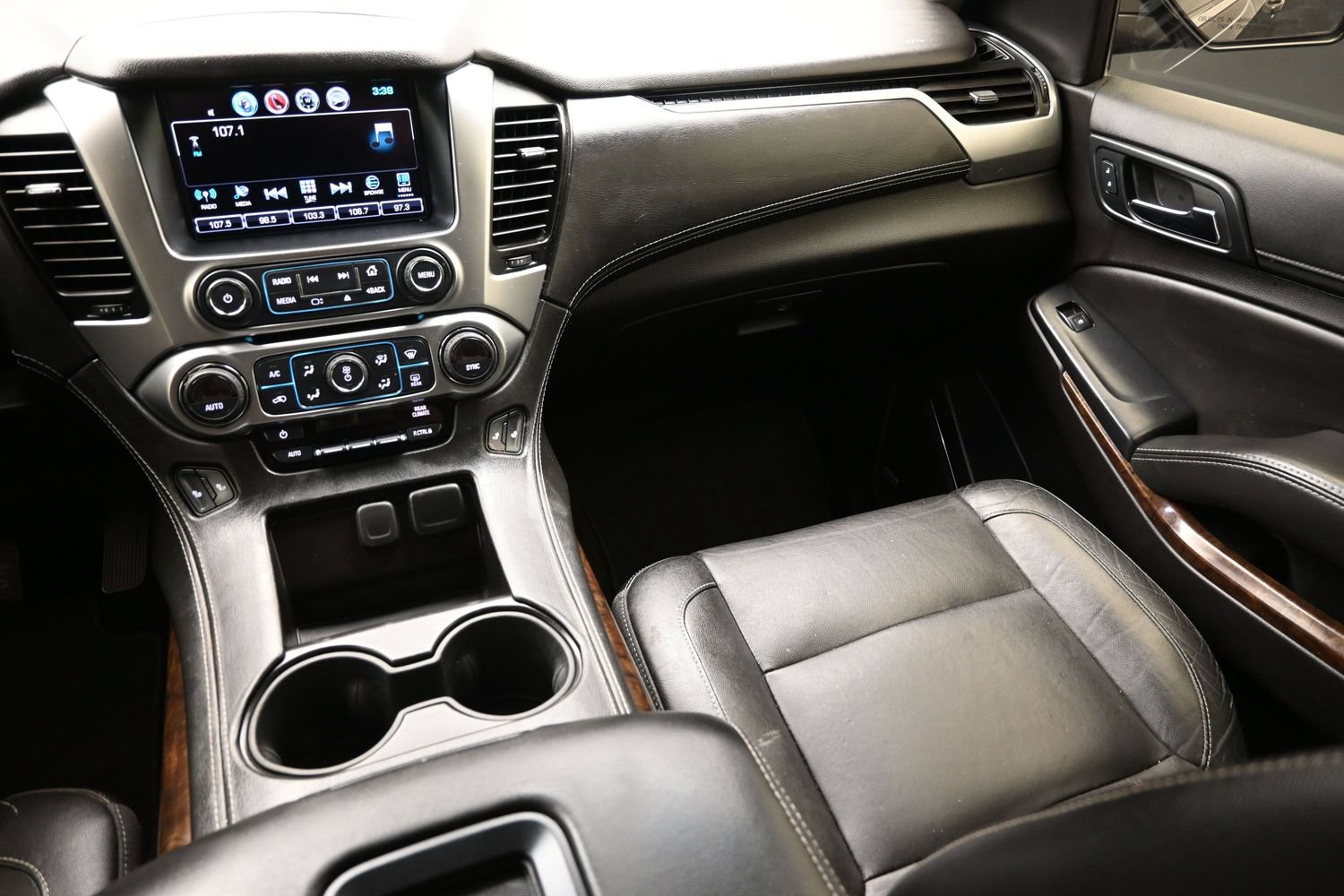 Used 2017 Chevrolet Tahoe LT AWD/4WD image 36