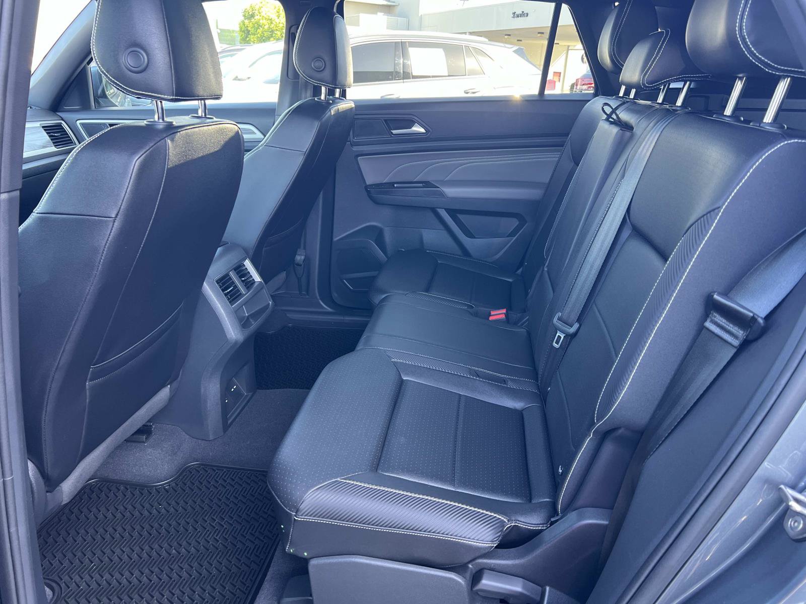 Certified 2021 Volkswagen Atlas Cross Sport SE w/ Panoramic Sunroof Package FWD image 21