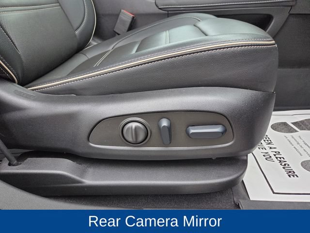 Used 2023 GMC Acadia Denali w/ Denali Technology Package AWD/4WD image 39