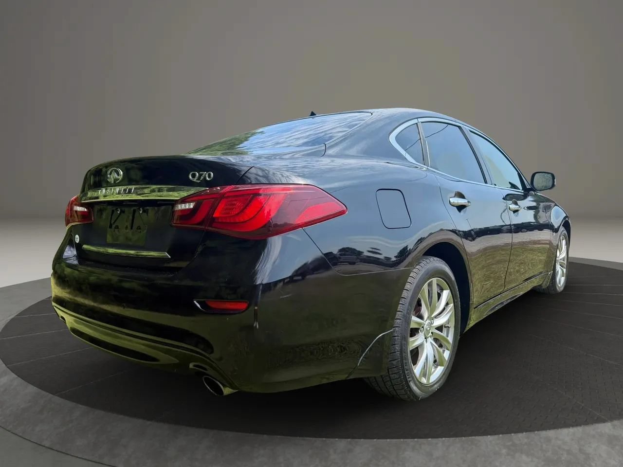 Used 2015 INFINITI Q70 3.7 RWD image 3