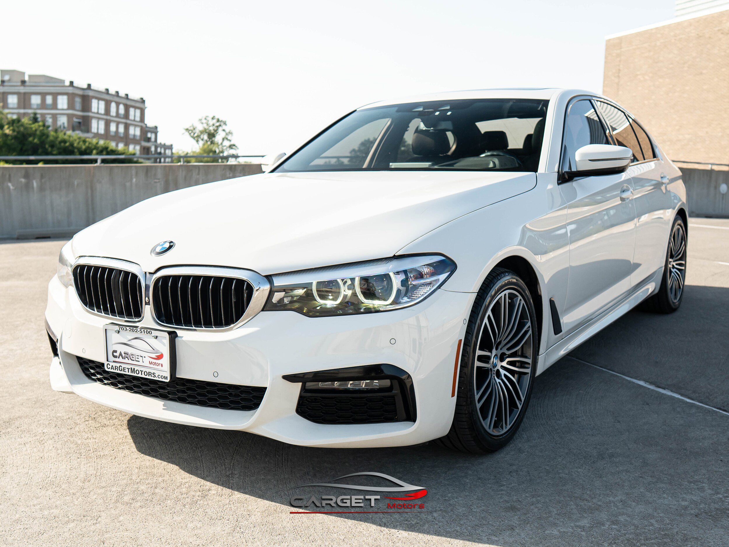 Used 2020 BMW 530i xDrive w/ M Sport Package AWD/4WD image 3