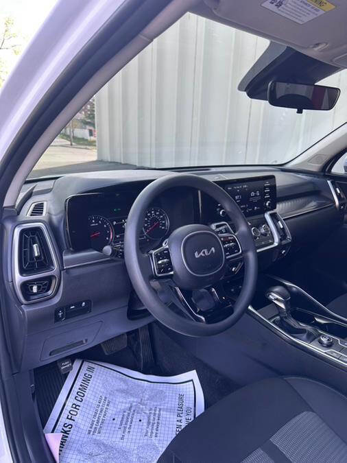 Used 2023 Kia Sorento LX image 38