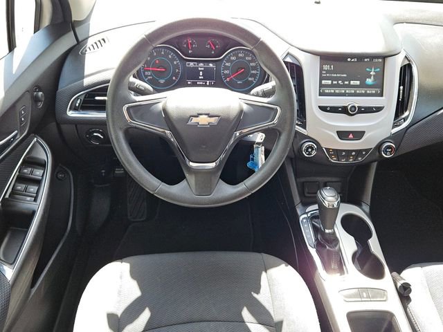 Used 2017 Chevrolet Cruze LS FWD image 12