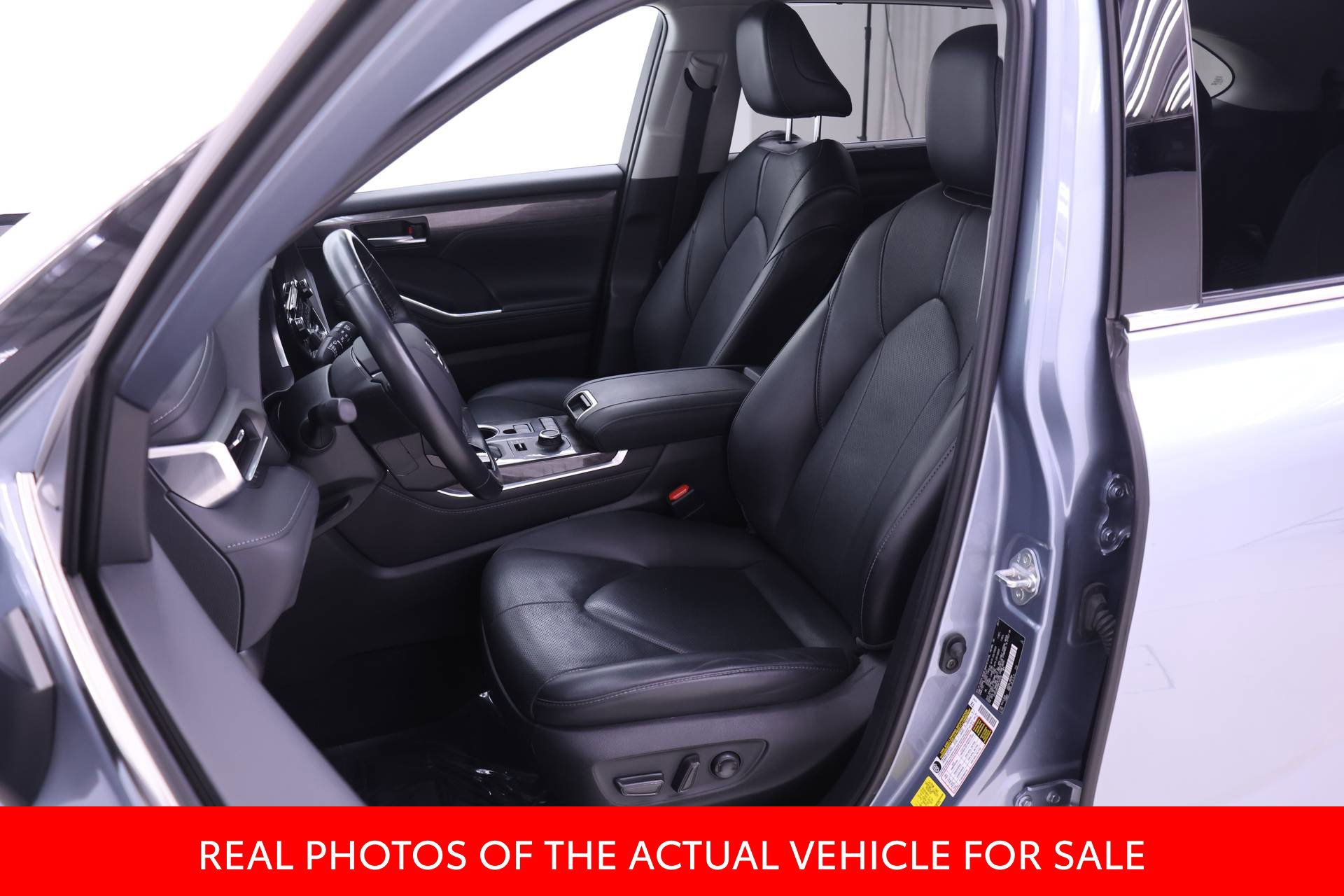 Certified 2021 Toyota Highlander Limited AWD/4WD image 4