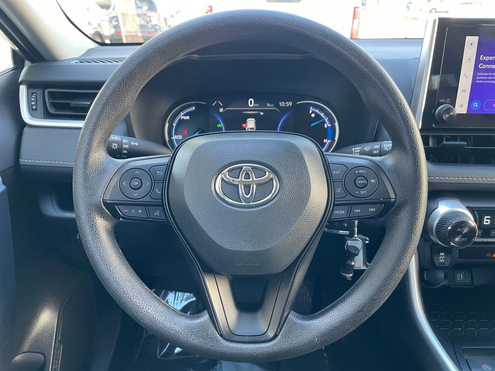 Used 2025 Toyota RAV4 LE image 28