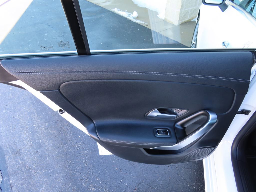 Used 2025 Mercedes-Benz CLA 250 4MATIC image 29