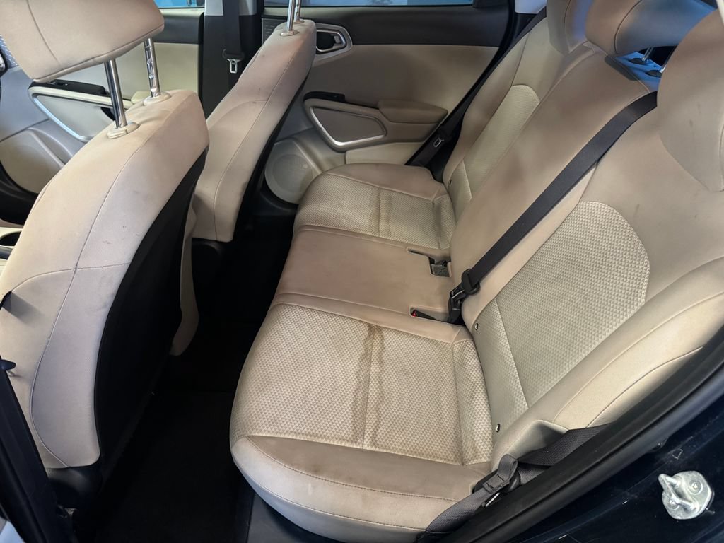 Used 2023 Kia Soul LX FWD image 21
