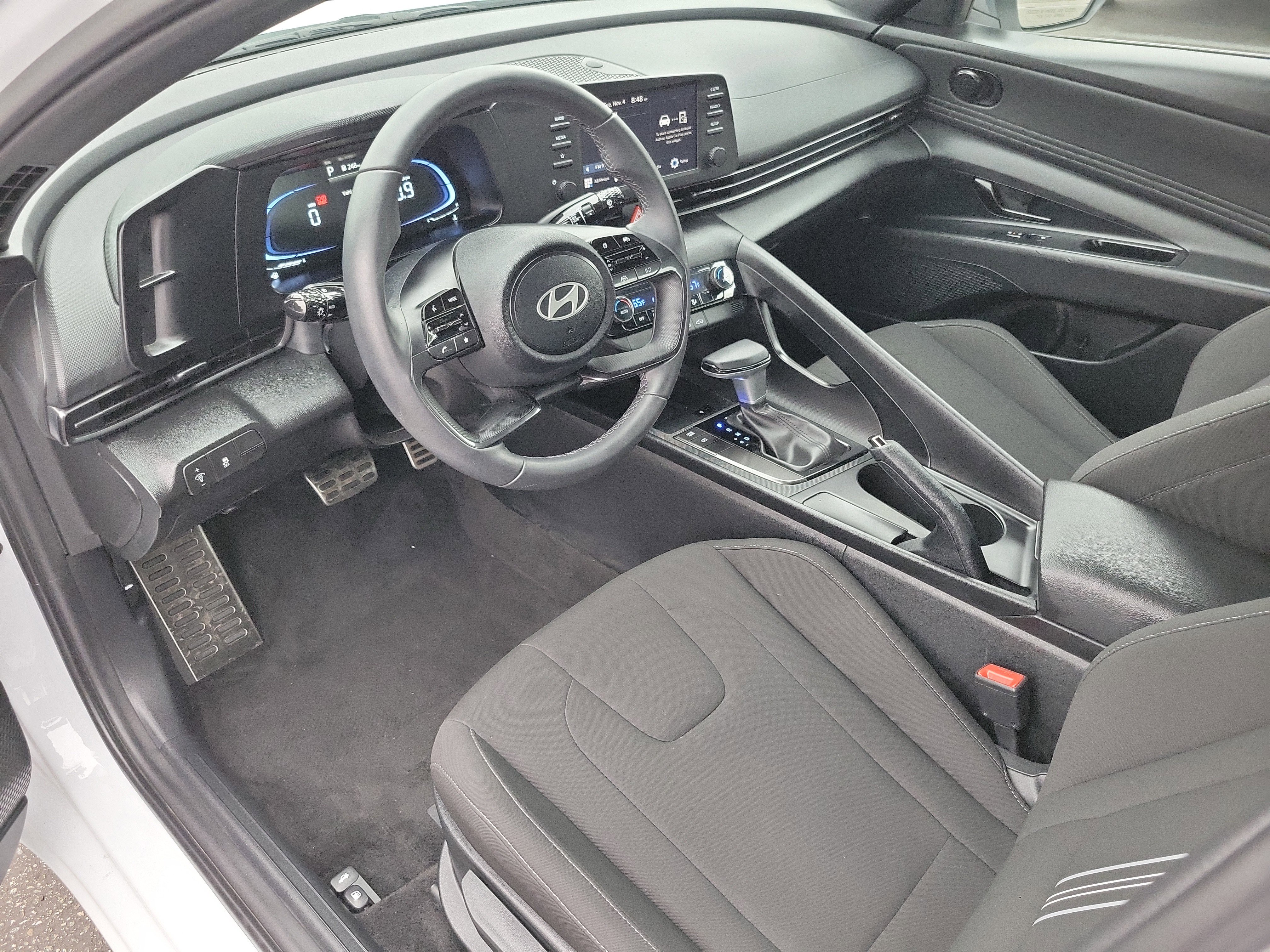 Certified 2025 Hyundai Elantra Sport w/ Cargo Package image 5