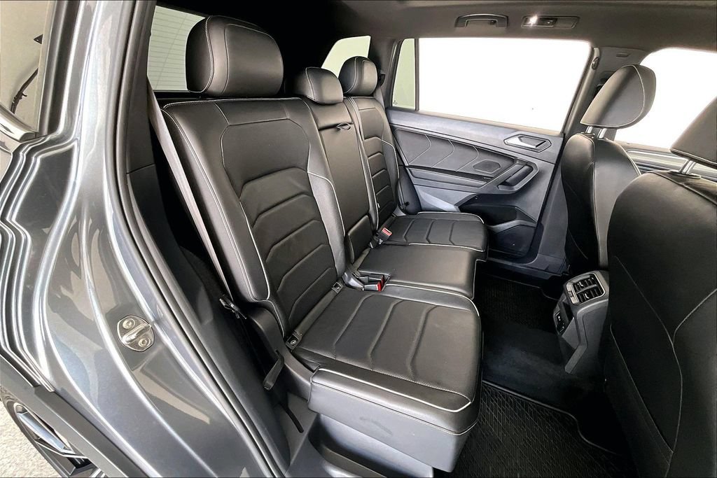 Used 2022 Volkswagen Tiguan SEL R-Line AWD/4WD image 36