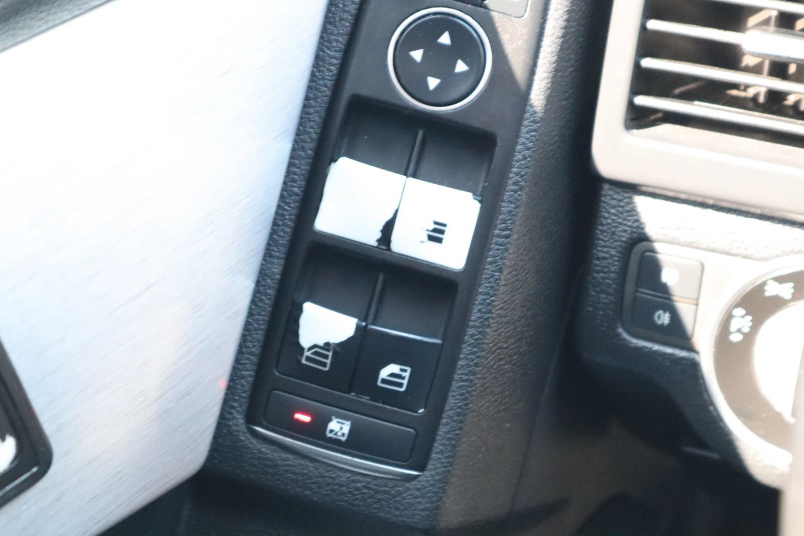 Used 2012 Mercedes-Benz GLK 350 2WD image 25