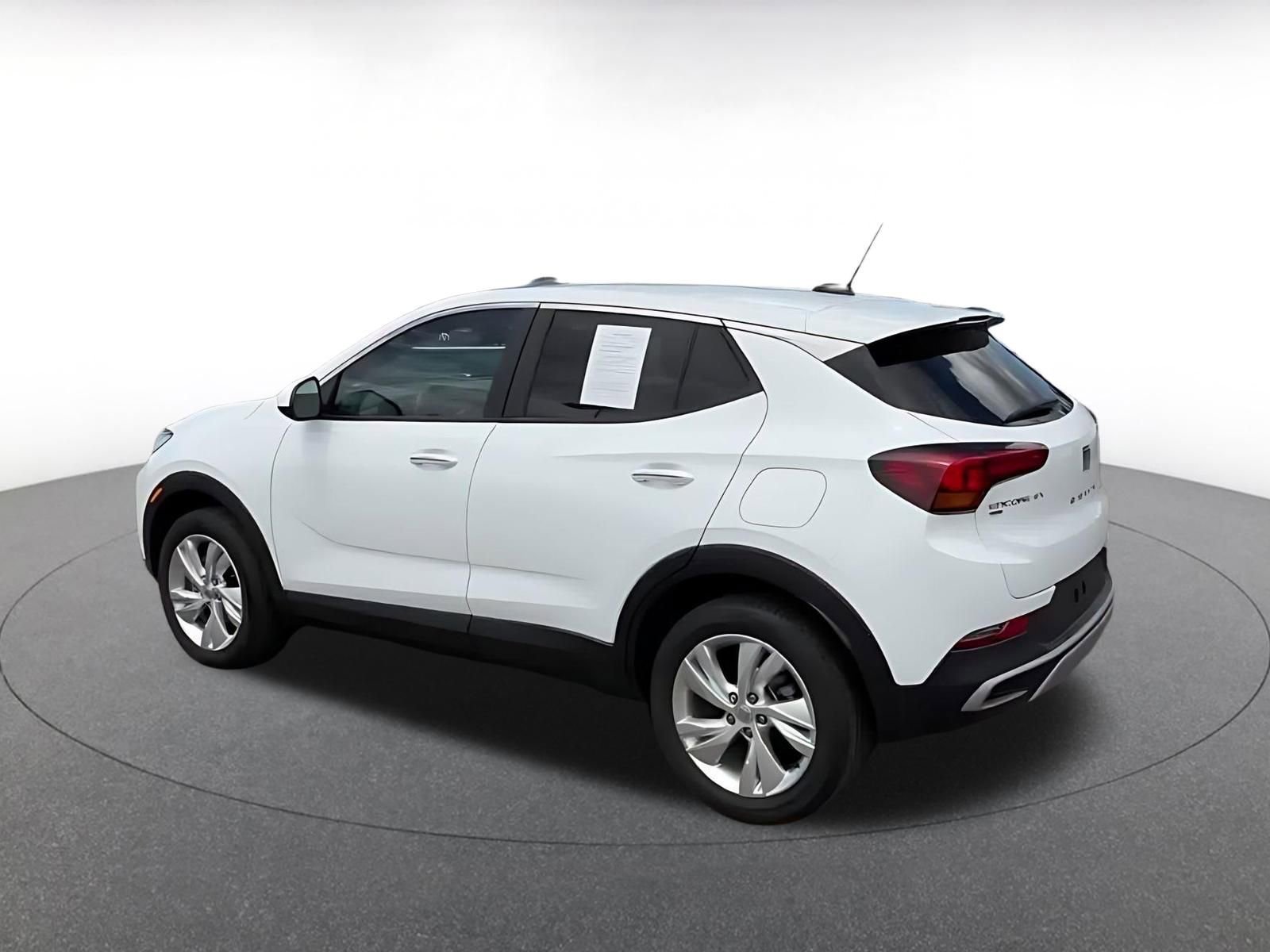 Used 2025 Buick Encore GX Preferred AWD/4WD image 10
