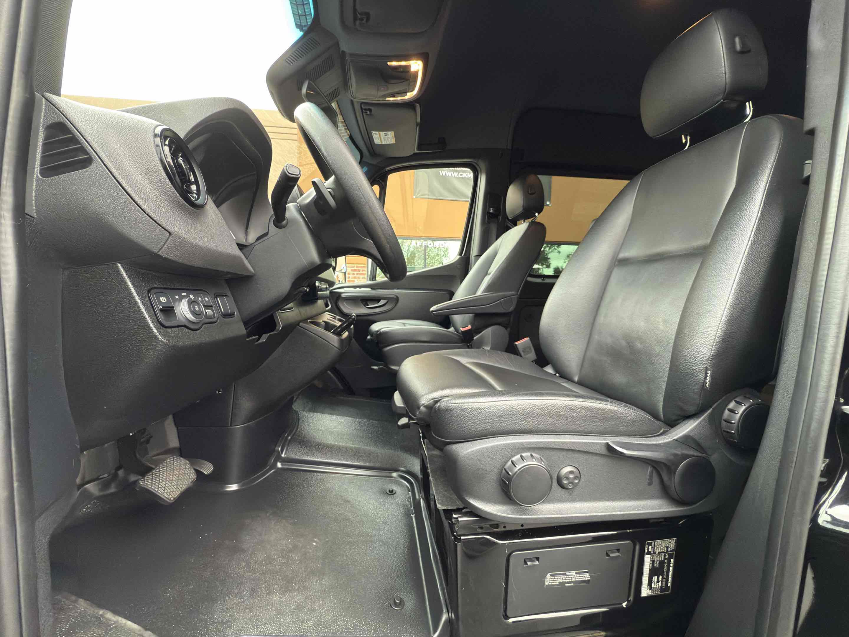 Used 2023 Mercedes-Benz Sprinter 2500 image 23