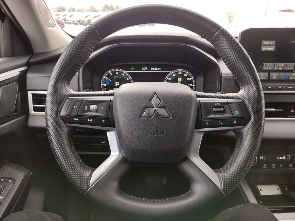 Used 2024 Mitsubishi Outlander SE Black Edition image 23