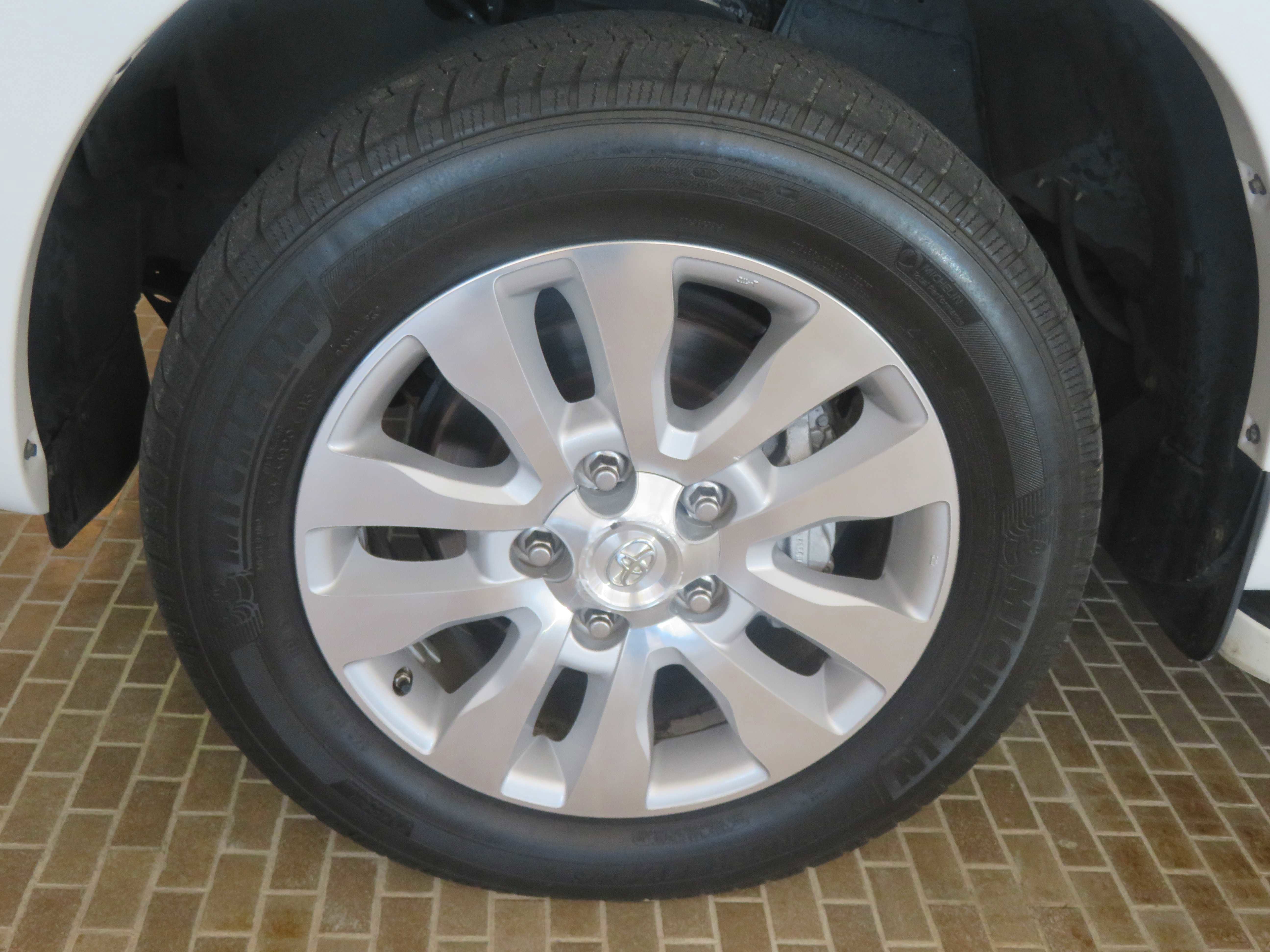 Used 2016 Toyota Sequoia Platinum AWD/4WD image 8