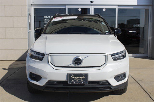 Used 2021 Volvo XC40 P8 Recharge w/ Advanced Package image 3