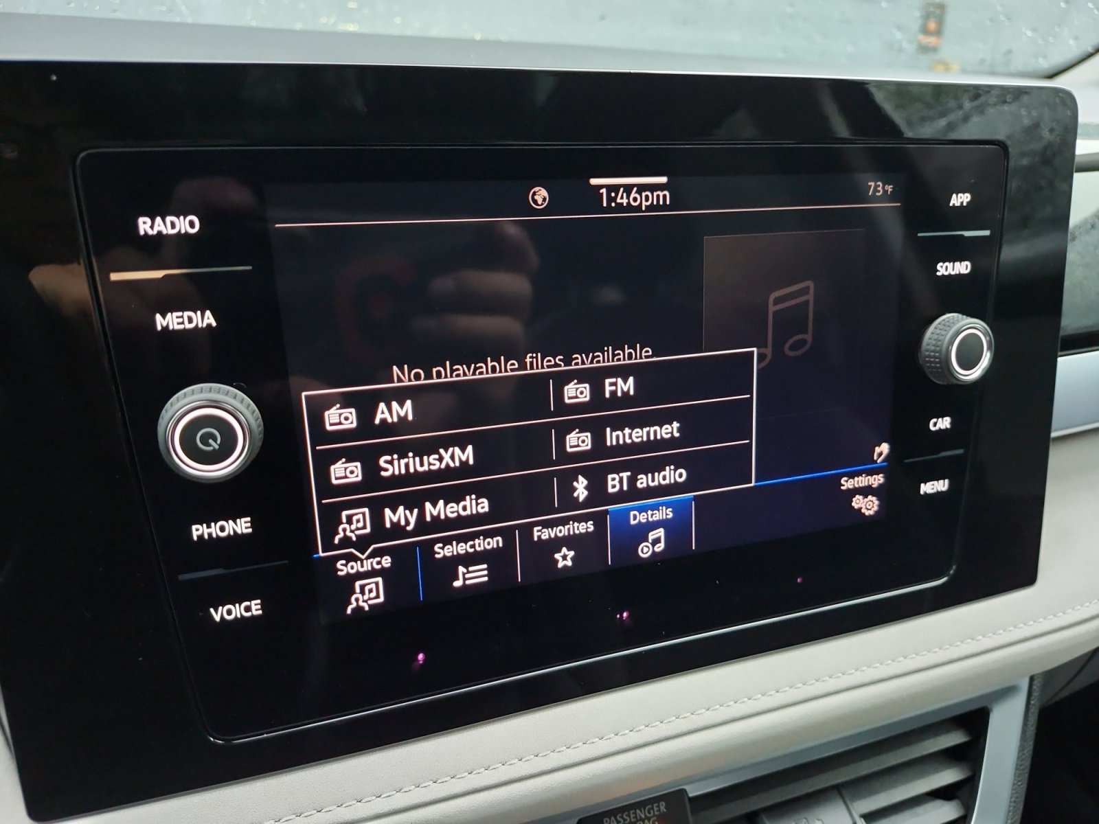 Used 2025 Volkswagen Taos SE w/ Panoramic Sunroof Package FWD image 19