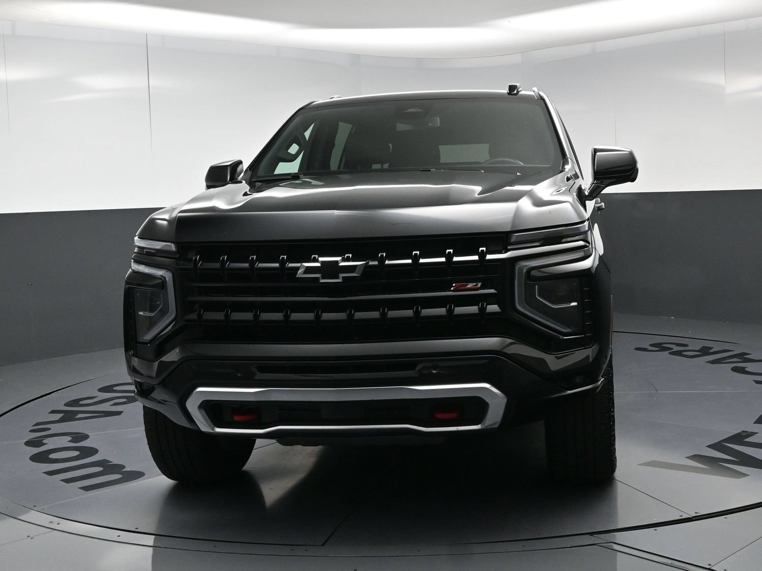 Used 2025 Chevrolet Suburban Z71 AWD/4WD image 5