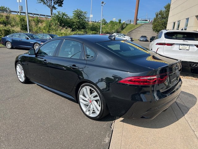 Certified 2022 Jaguar XF R-Dynamic SE AWD/4WD image 4