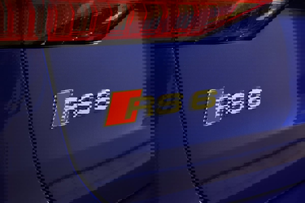 Used 2023 Audi RS 6 w/ Driver Assistance Package image 16