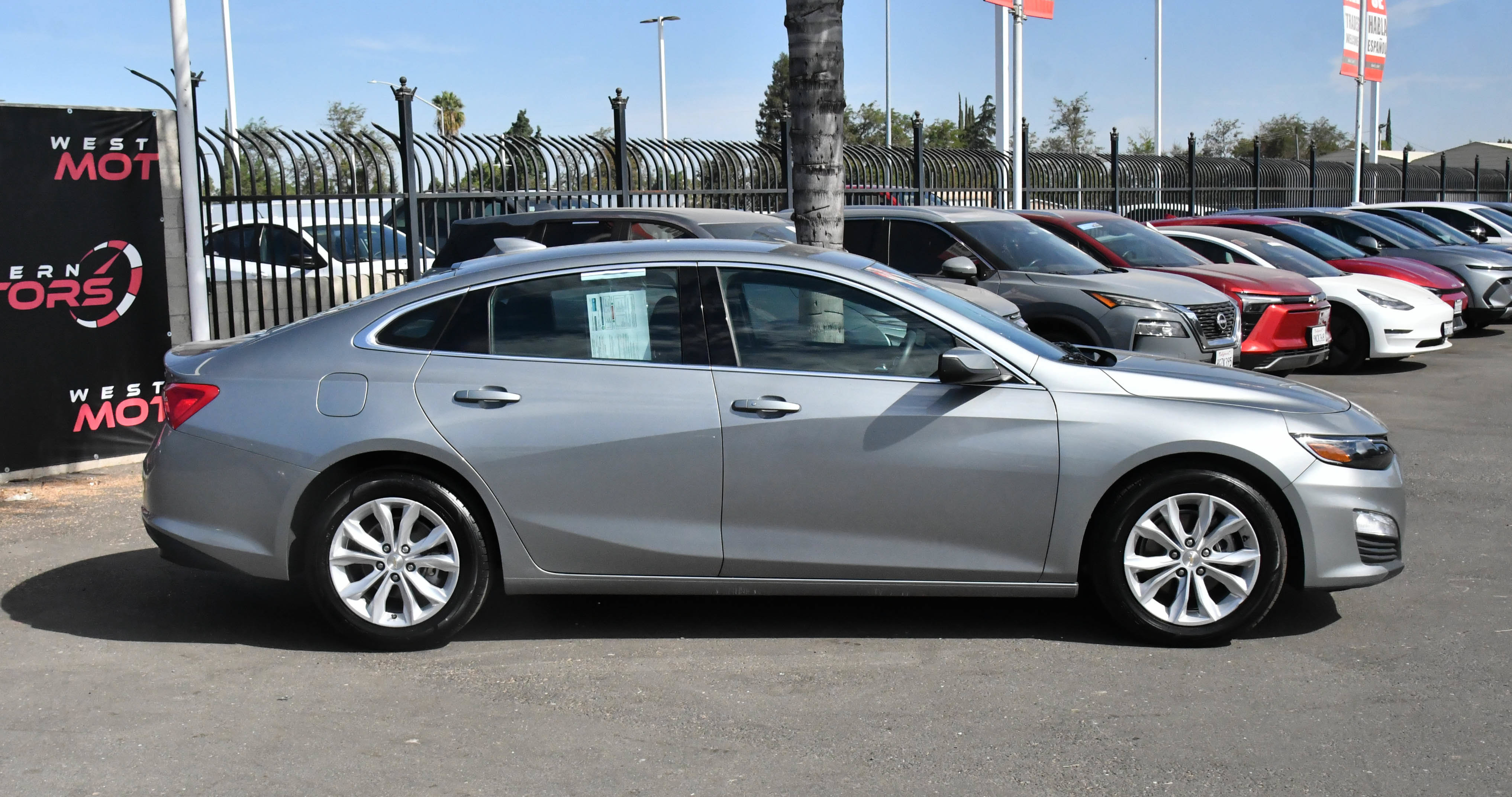 Used 2024 Chevrolet Malibu LT FWD image 9