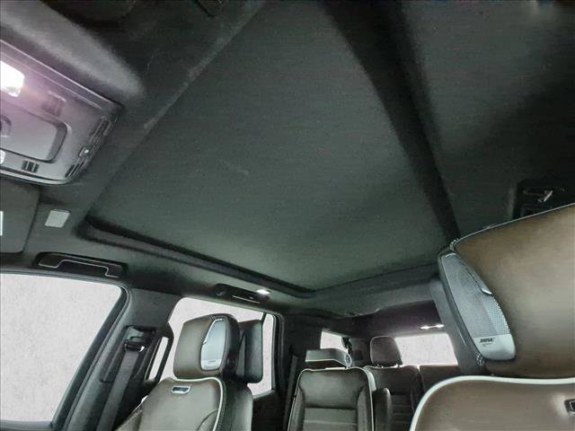Used 2025 GMC Yukon Denali Ultimate AWD/4WD image 16