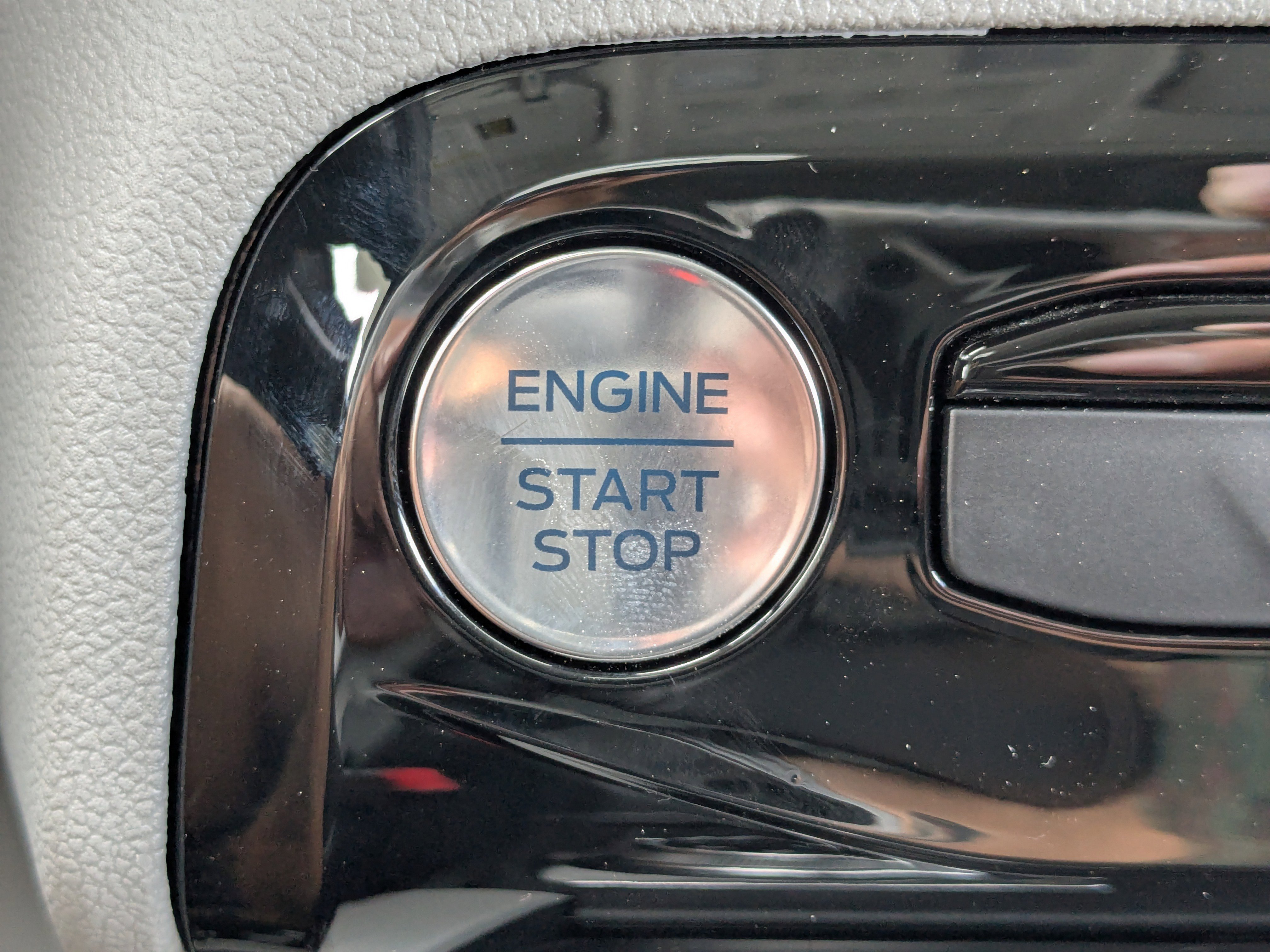 New 2025 Ford Escape SE image 35