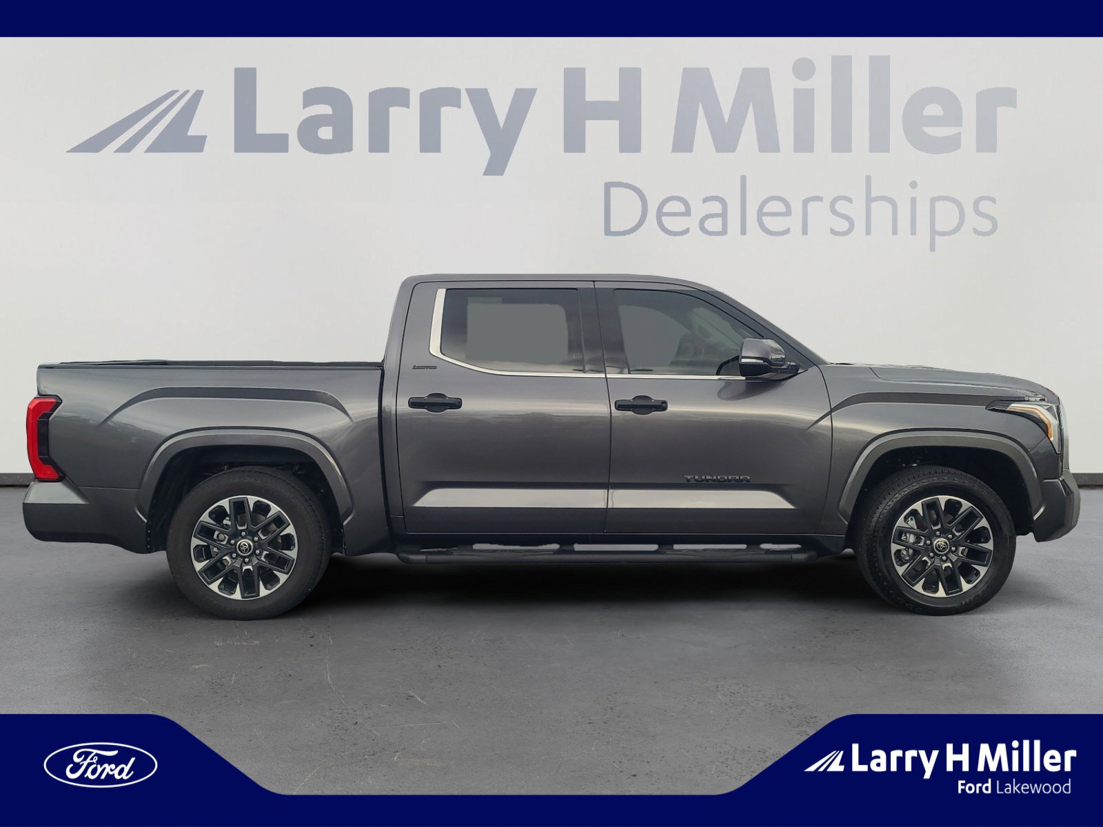 Used 2023 Toyota Tundra Limited w/ Power Package image 6