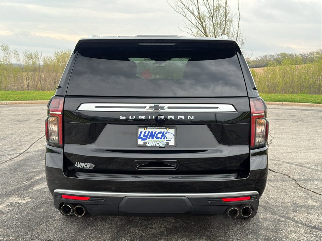 Used 2023 Chevrolet Suburban High Country AWD/4WD image 3
