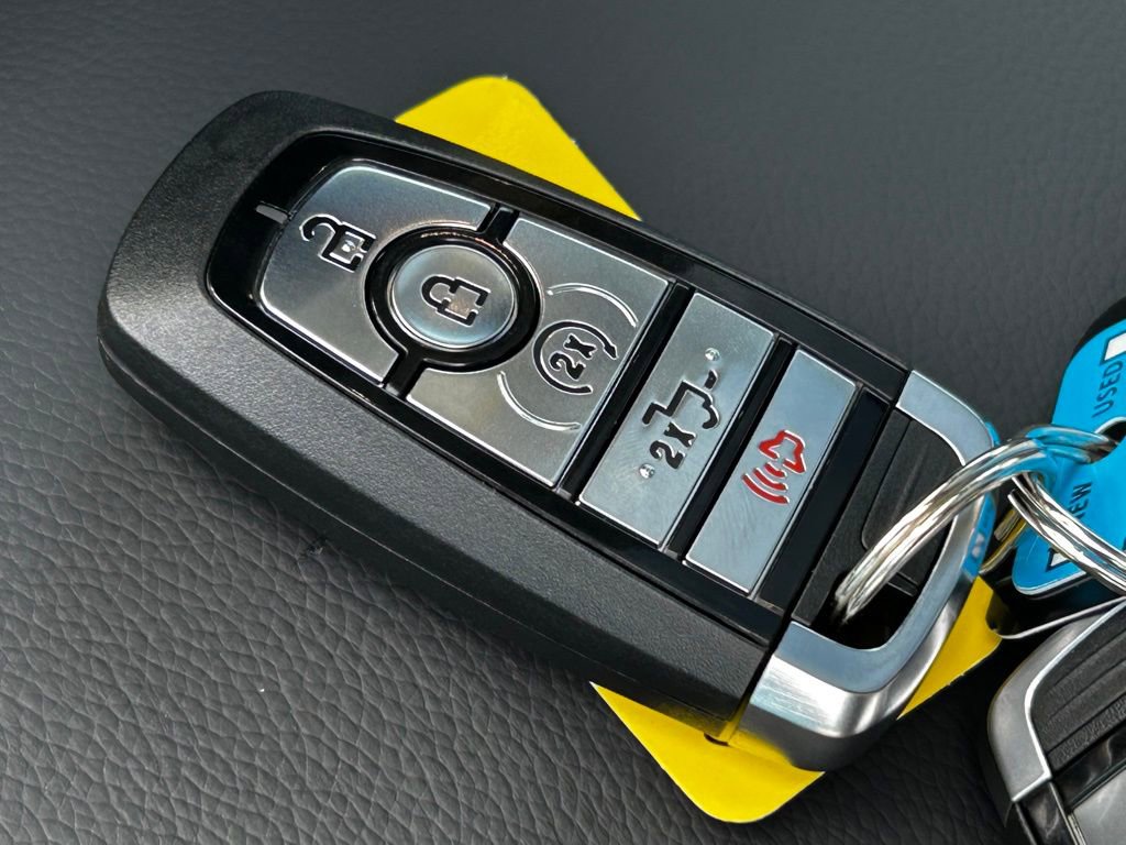 New 2026 Ford F250 Lariat w/ Black Appearance Package image 49