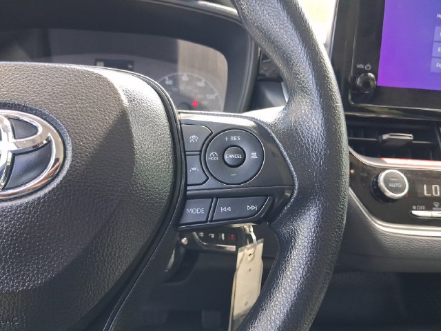 Used 2025 Toyota Corolla LE FWD image 18