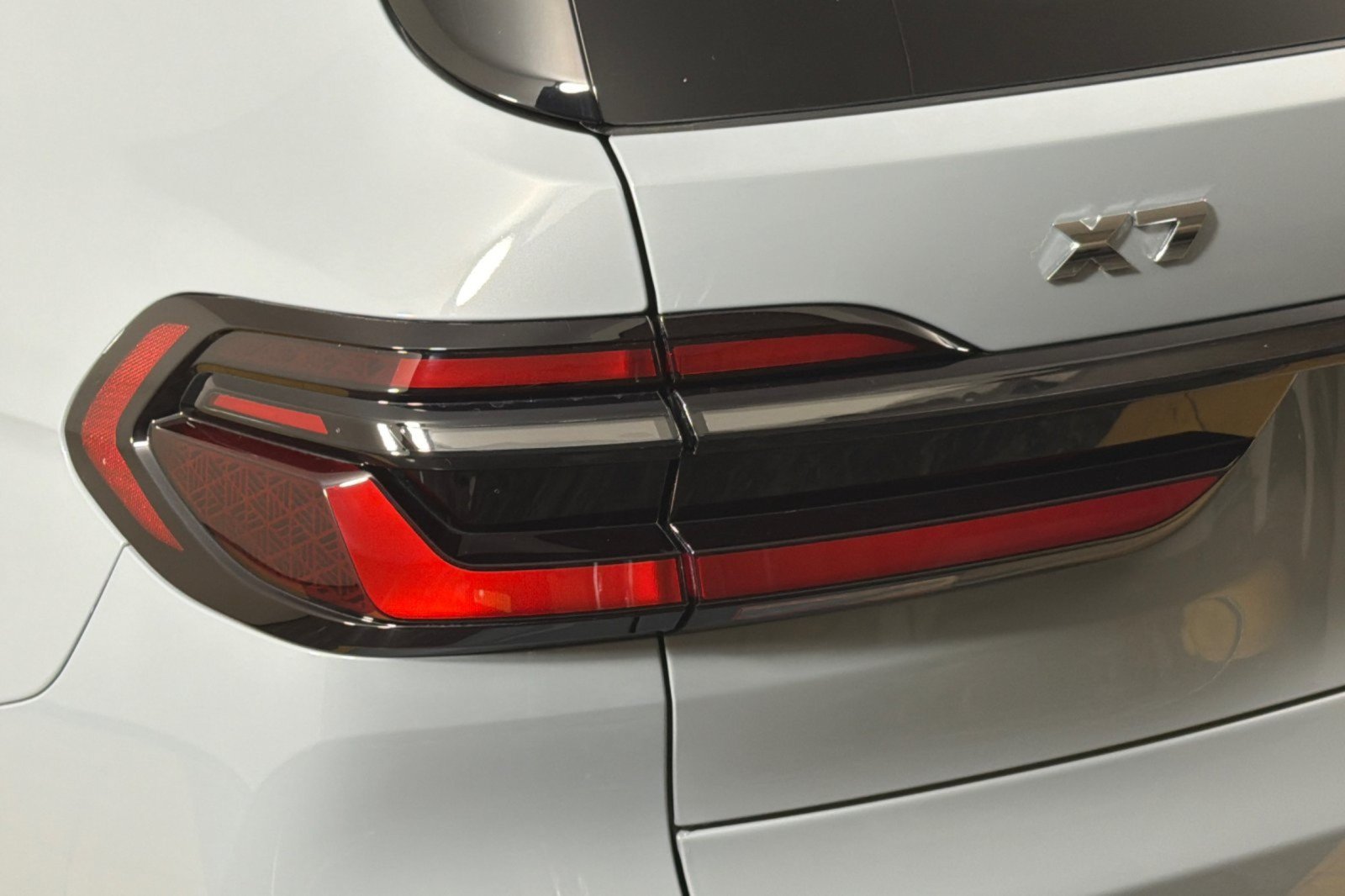 Used 2024 BMW X7 M60i w/ Executive Package AWD/4WD image 25