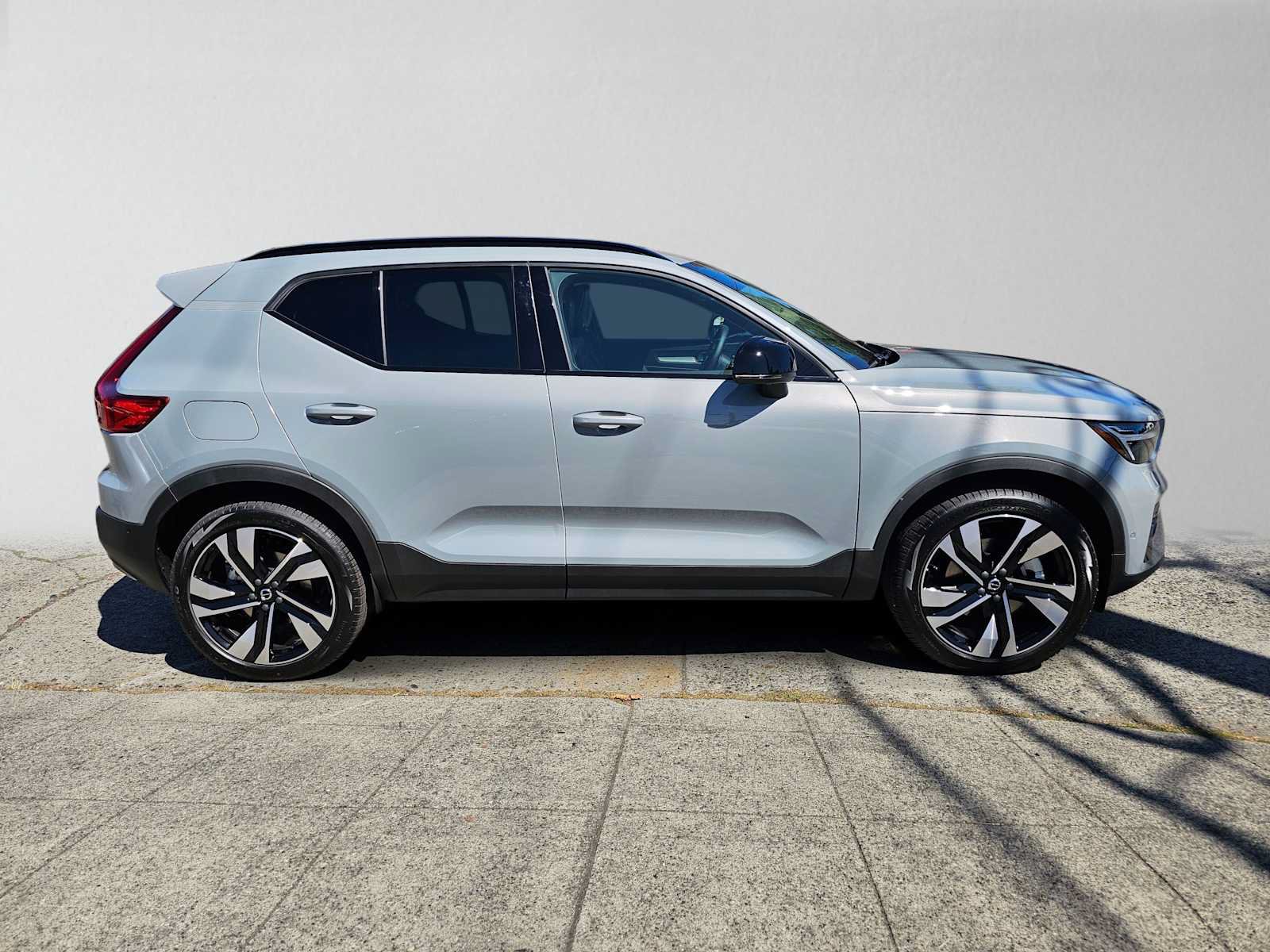 New 2026 Volvo XC40 B5 Ultra w/ Protection Package Premier AWD/4WD image 2