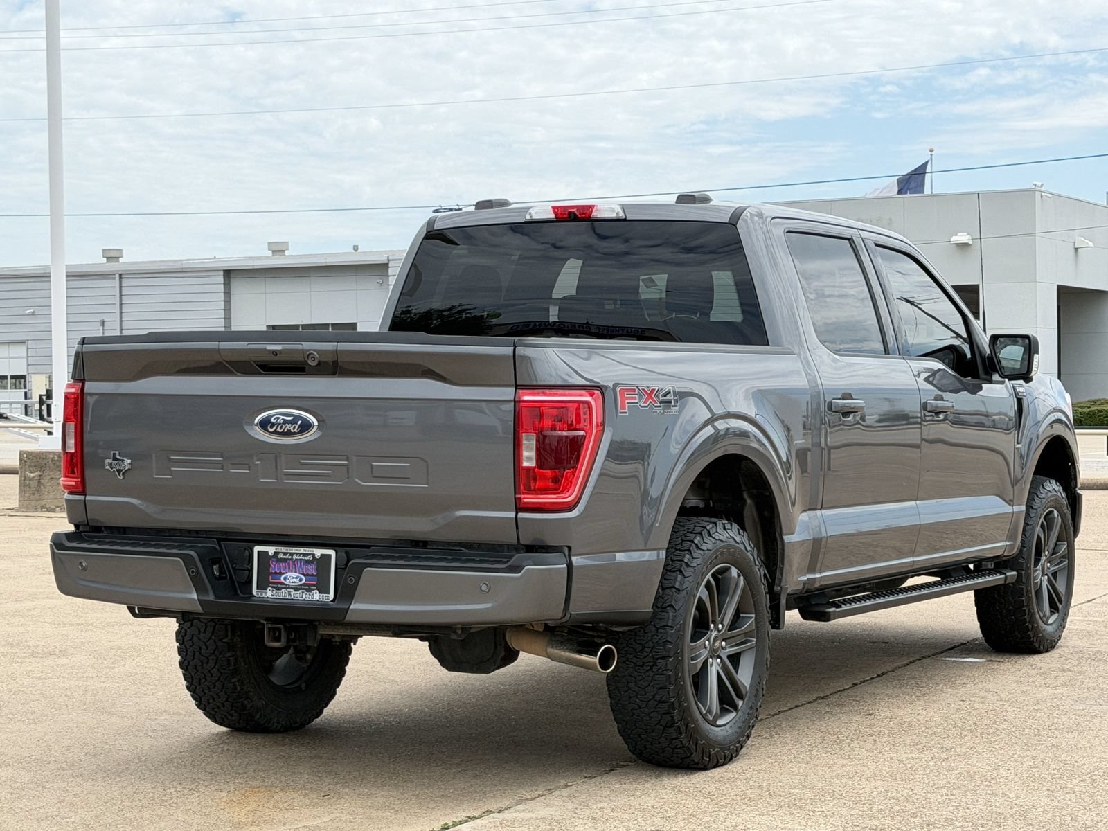 Used 2022 Ford F150 XLT w/ Equipment Group 302A High AWD/4WD image 4