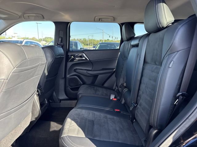 Used 2024 Mitsubishi Outlander SE image 9