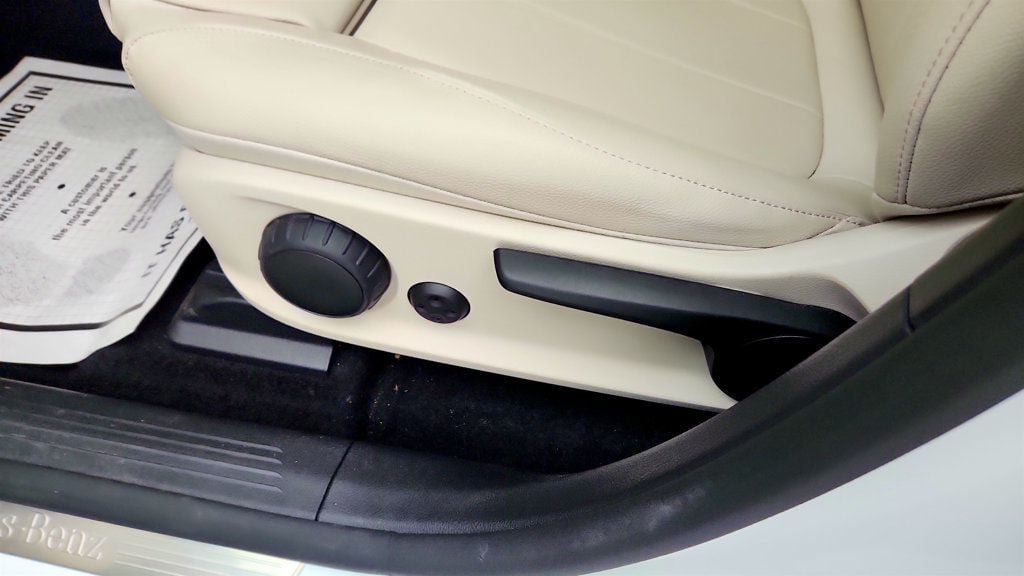 Used 2022 Mercedes-Benz EQB 300 4MATIC w/ Pinnacle Package image 12