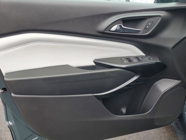 Used 2025 Chevrolet Trax LT w/ Driver Confidence Package image 11